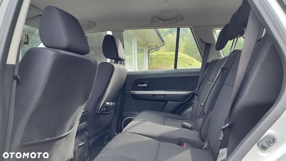 Suzuki Grand Vitara 2.0 - 11