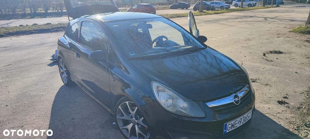 Opel Corsa 1.6T GSI - 4