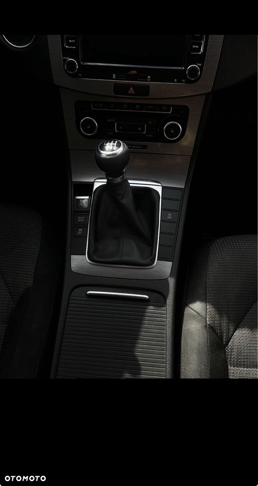 Volkswagen Passat 2.0 TDI Individual - 7