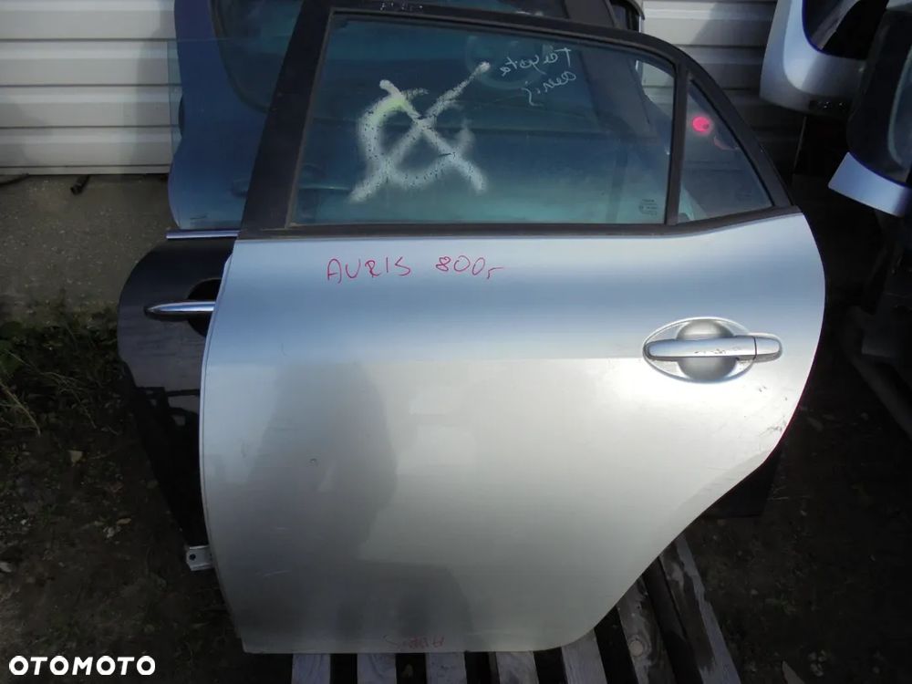TOYOTA AURIS DRZWI LEWY TYŁ - 1