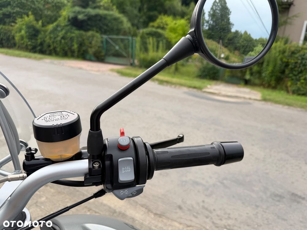 BMW R - 19