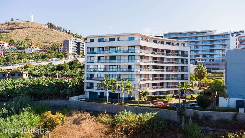 Apartamento T1 + 1 - Amparo | Funchal - Grande imagem: 2/20
