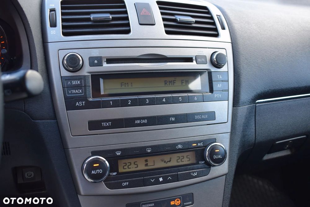 Toyota Avensis 1.8 Sol - 8