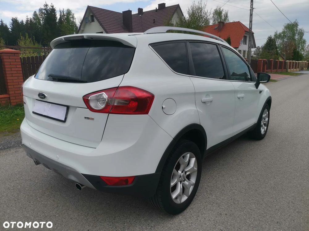 Ford Kuga 2.0 TDCi 2x4 Titanium - 5