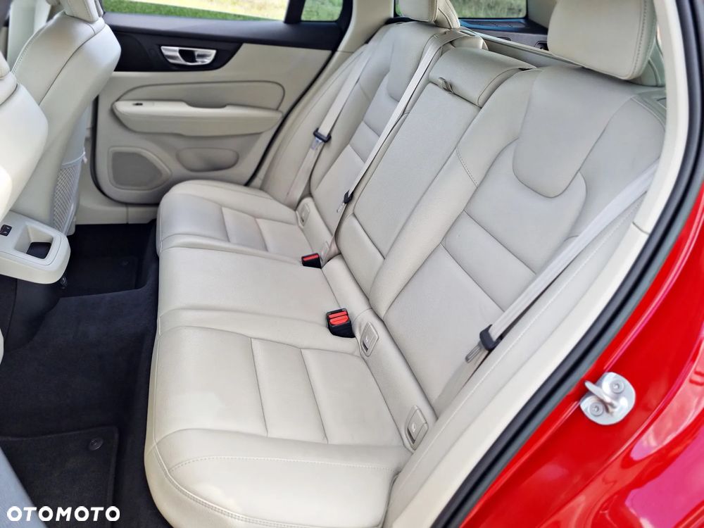 Volvo V60 B4 D Geartronic Momentum Pro - 27