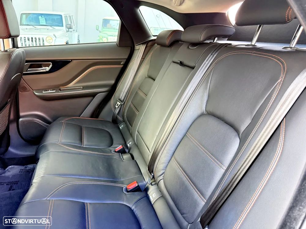 Jaguar F-Pace 20d Aut. Portfolio - 33