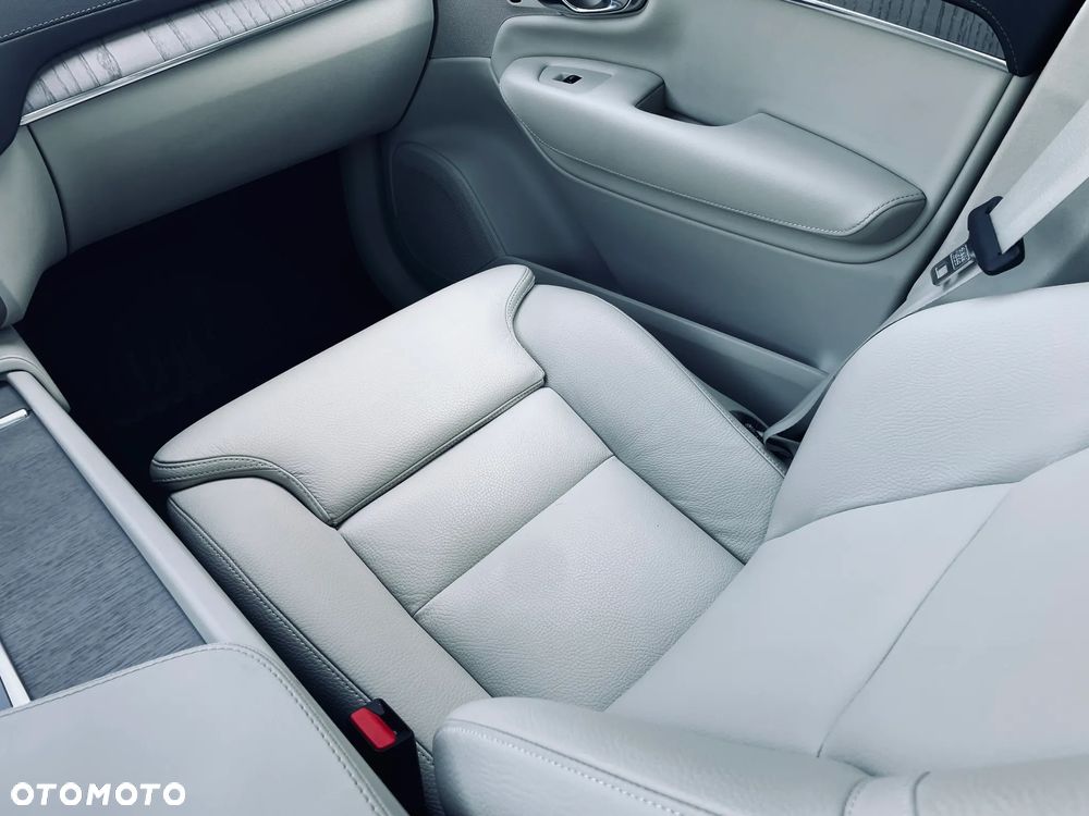 Volvo XC 90 T8 AWD Plug-In Hybrid Ultimate Bright 7os - 19