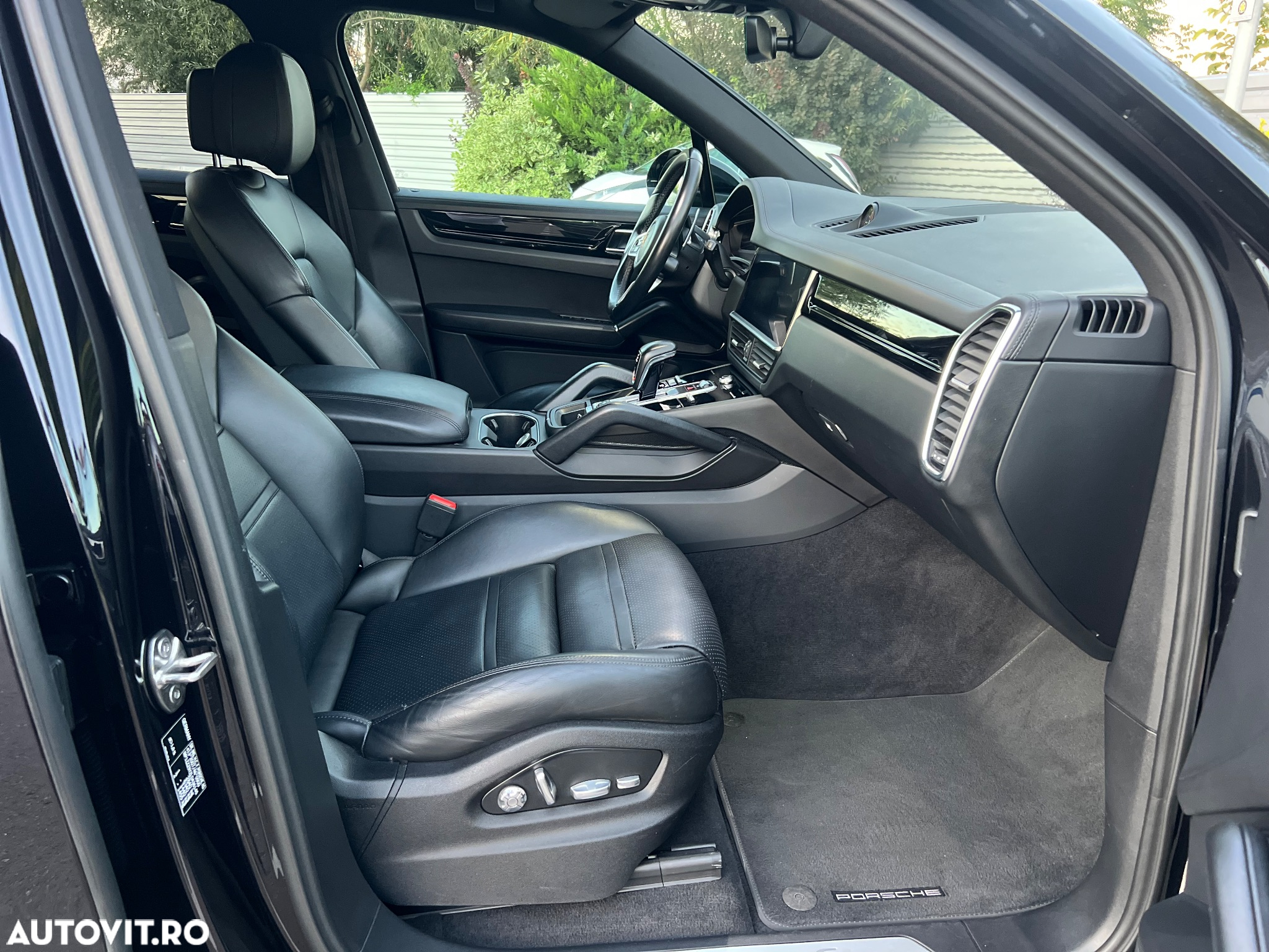 Porsche Cayenne S - 16
