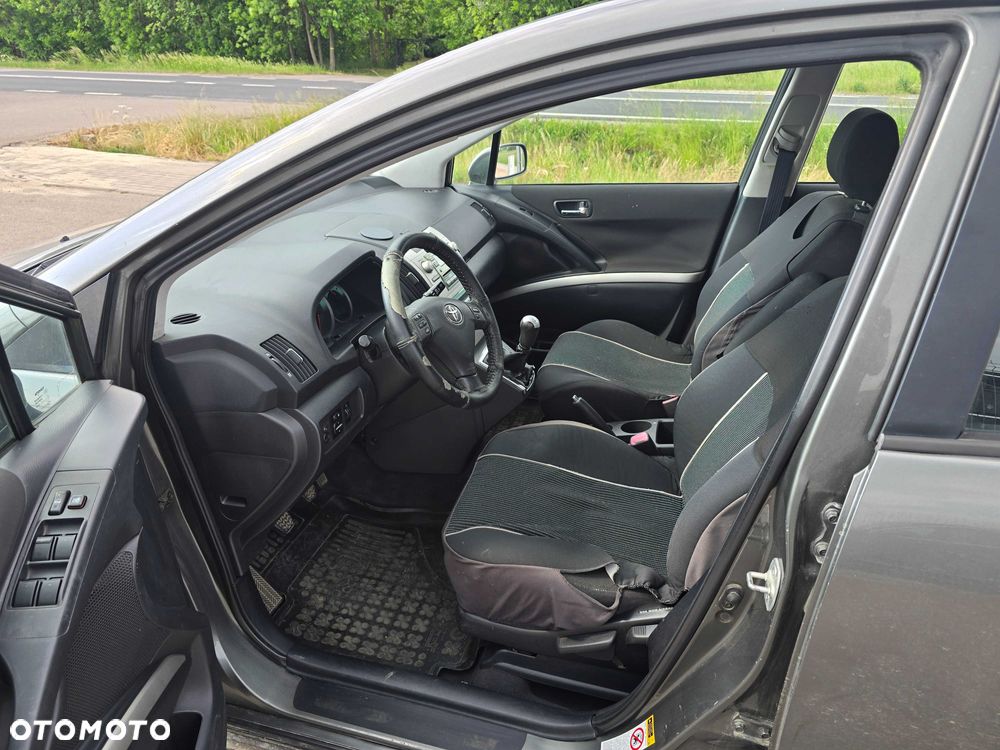 Toyota Corolla Verso - 5