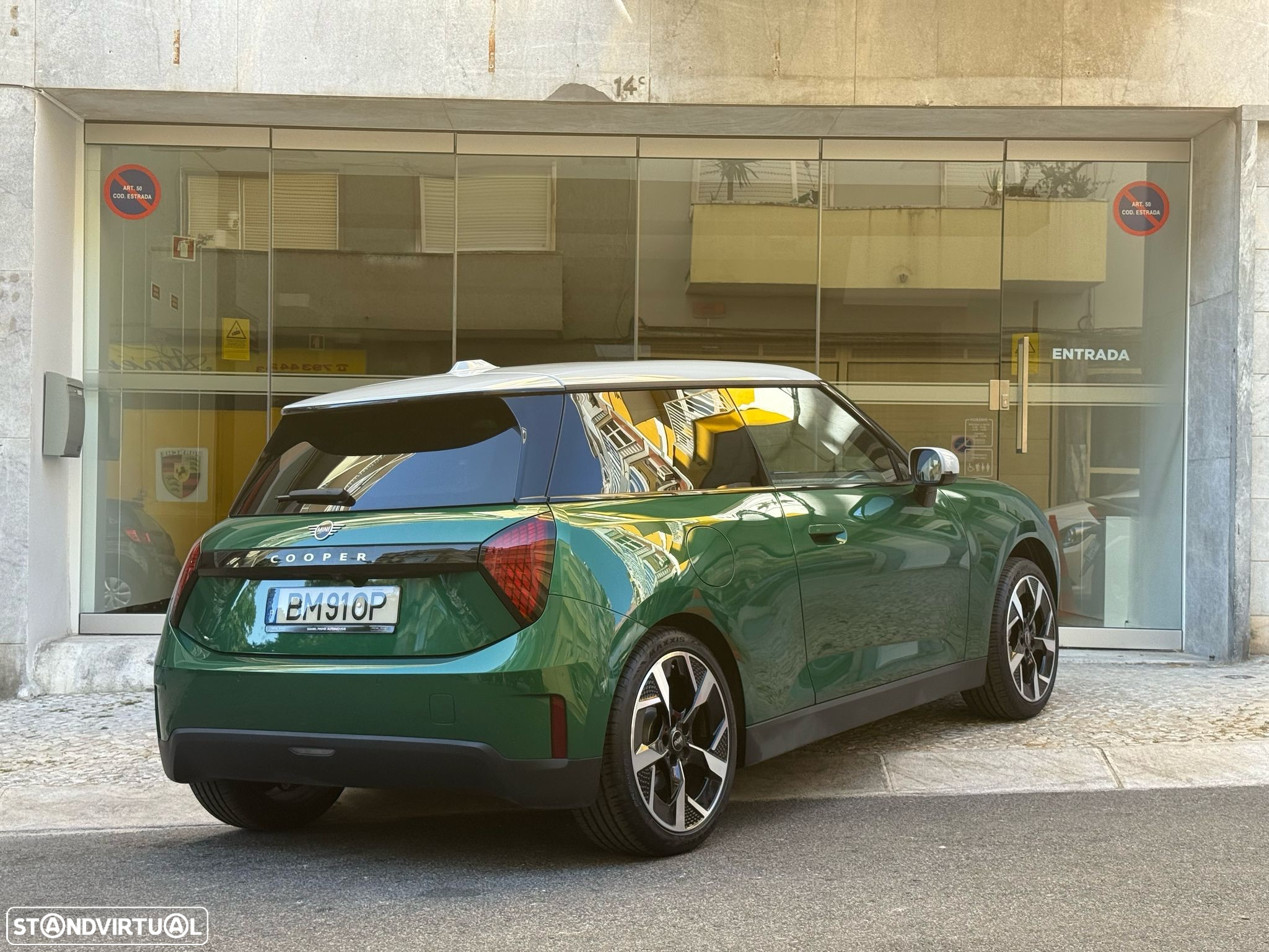 MINI 3 Portas Cooper E Favoured M - 4