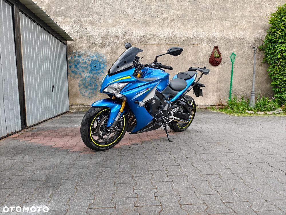 Suzuki GSX - 7