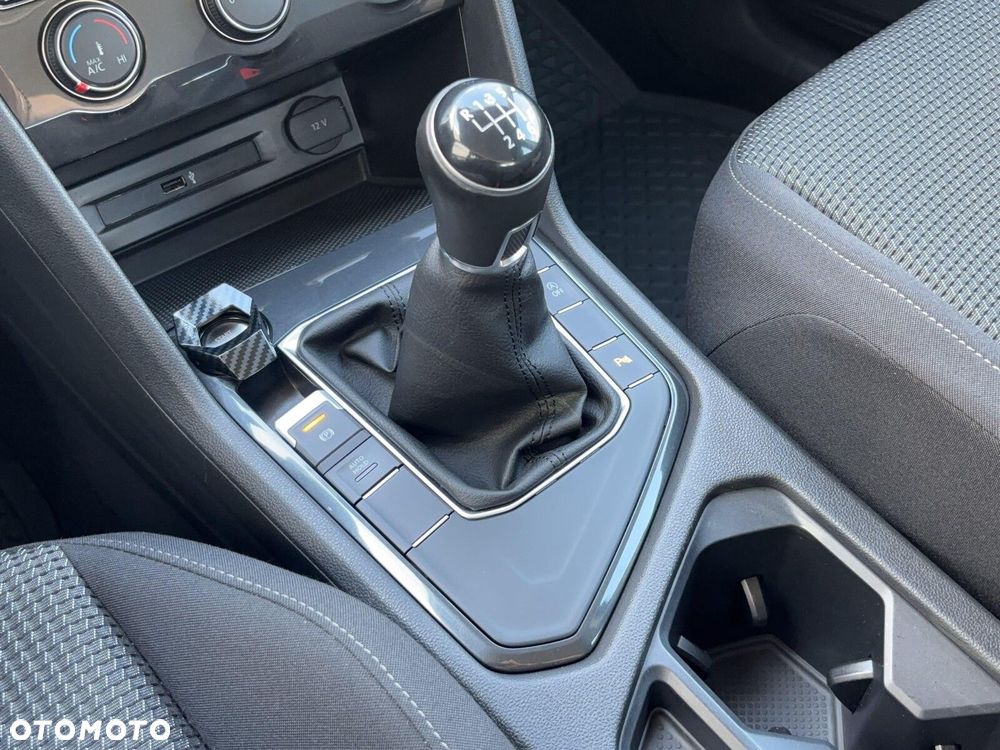 Volkswagen Tiguan 1.5 TSI EVO Trendline - 26