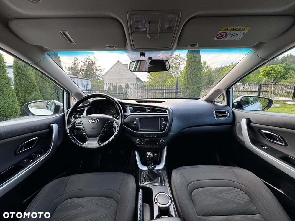 Kia Ceed 1.4 CVVT Dream-Team Edition - 32