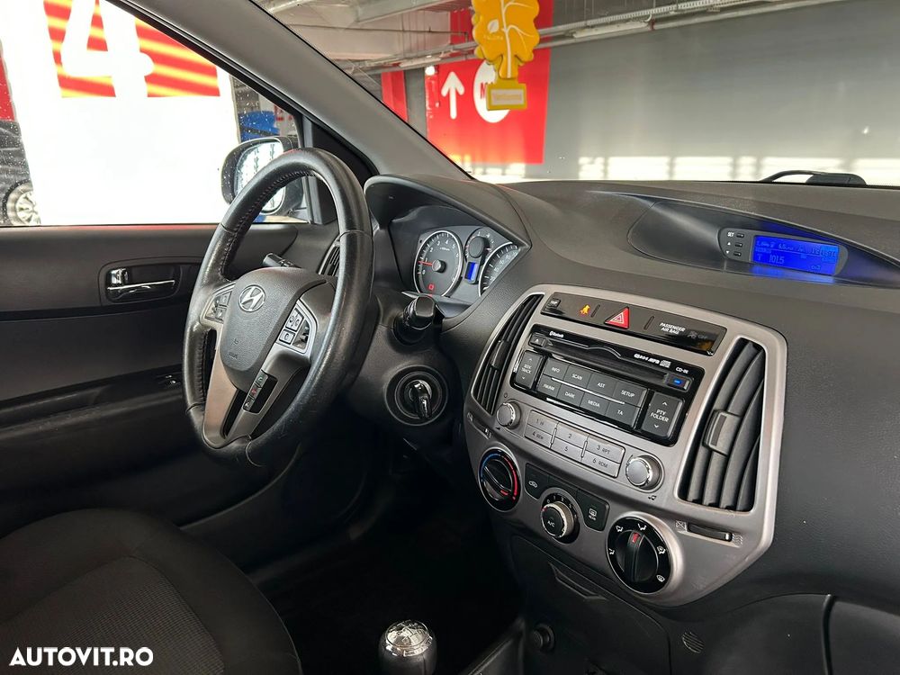 Hyundai i20 1.25 M/T ISG Comfort - 17