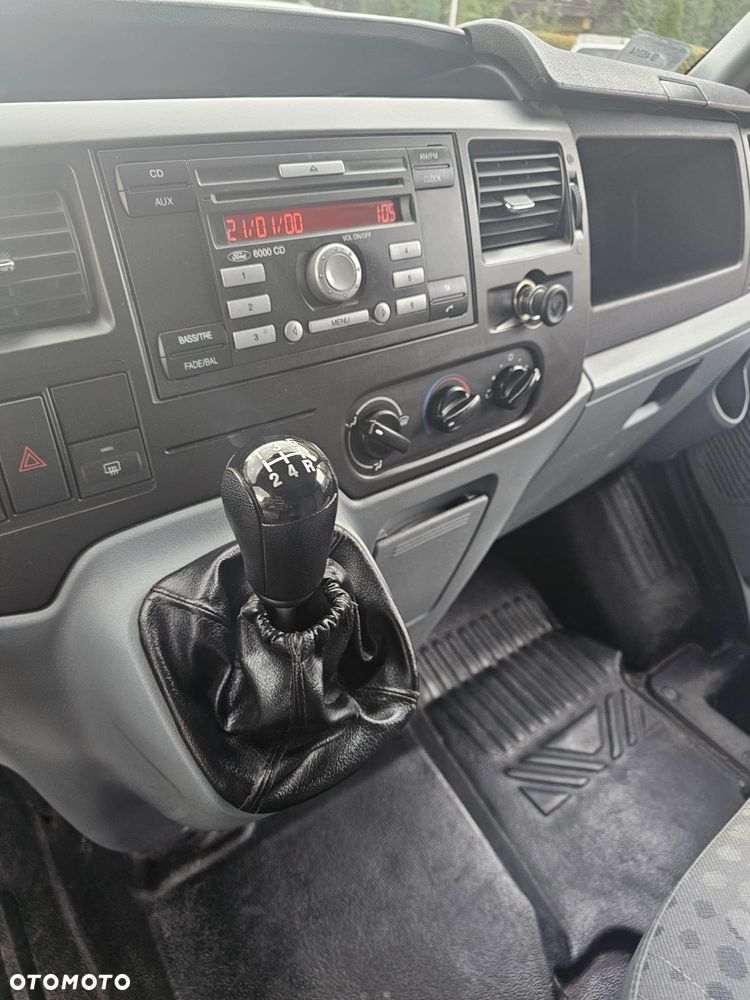 Ford Transit - 15