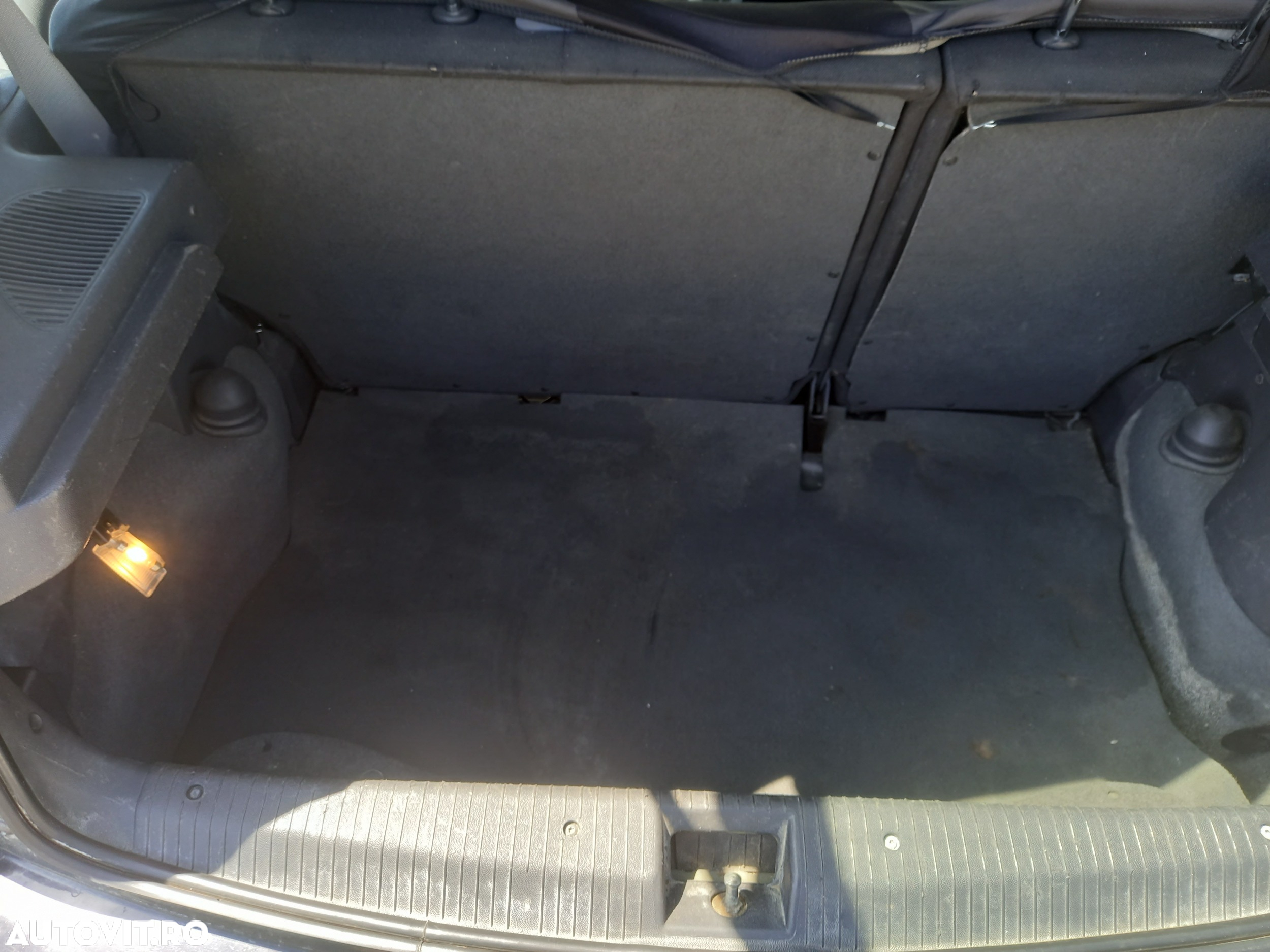 Dezmembrari  Opel CORSA C  2000  > 2009 1.2 Twinport Benzina - 21