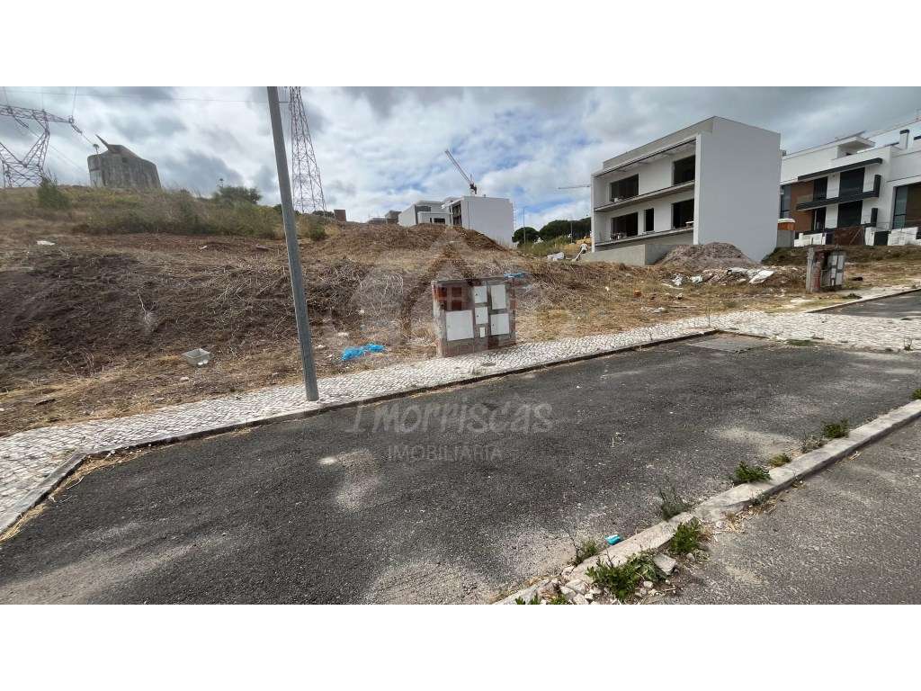 Terreno para Construção em Vialonga | Moradia Isolada com Piscina e... - Grande imagem: 2/10