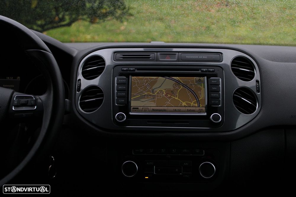 VW Tiguan 2.0 TDi Sport BlueMotion - 4