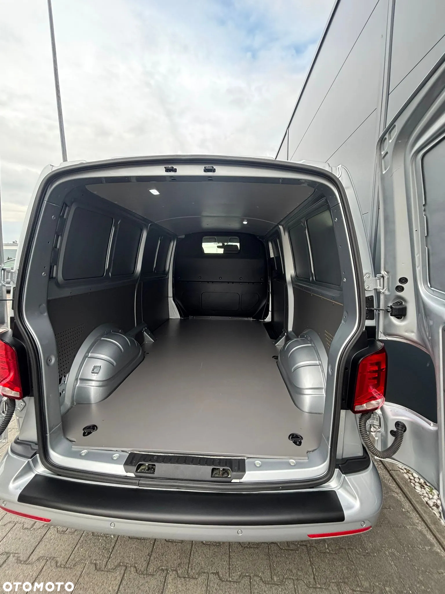Volkswagen Transporter T6.1 TDI L2 DSG - 17