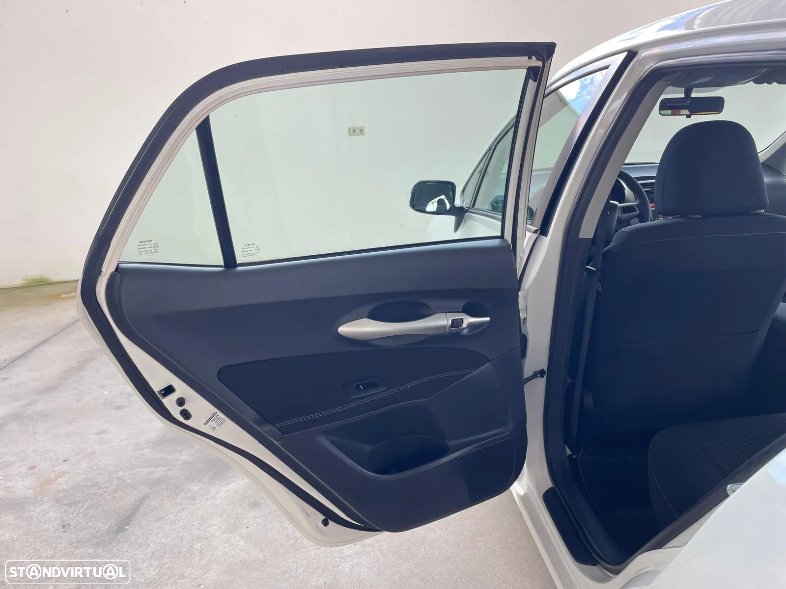 Toyota Auris 1.4 D-4D Exclusive - 31