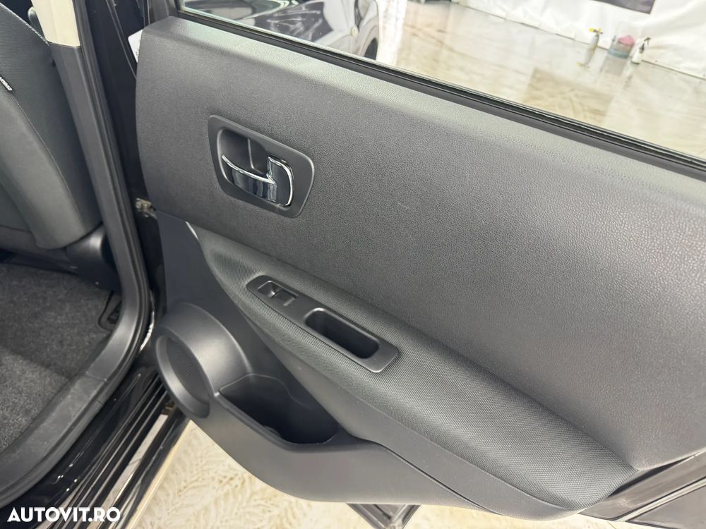 Nissan Qashqai 2.0 DCI 4 x 4 DPF Aut acenta - 18