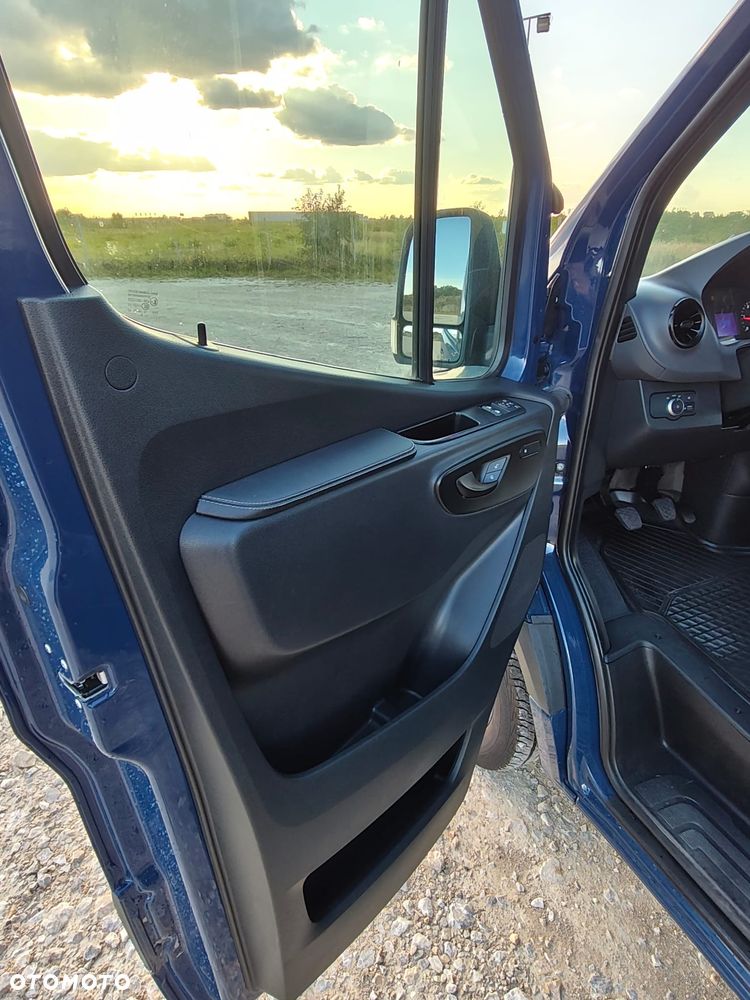 Mercedes-Benz Sprinter - 29