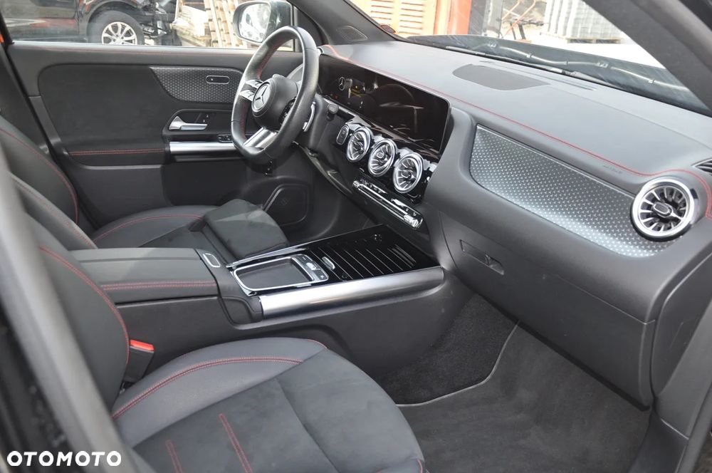 Mercedes-Benz EQA 250+ AMG Line - 31