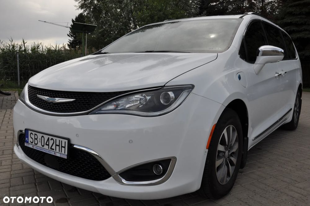 Chrysler Pacifica - 3