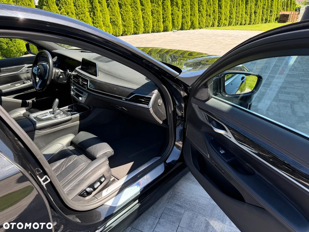 BMW Seria 7 - 8