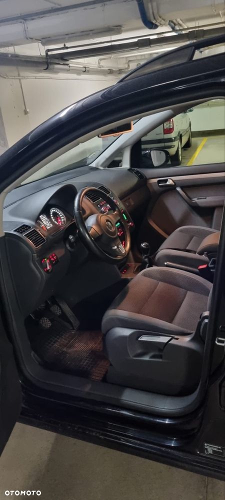 Volkswagen Touran - 9