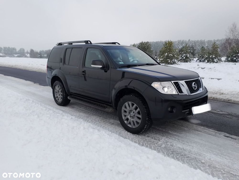 Nissan Pathfinder 2.5 D LE - 3