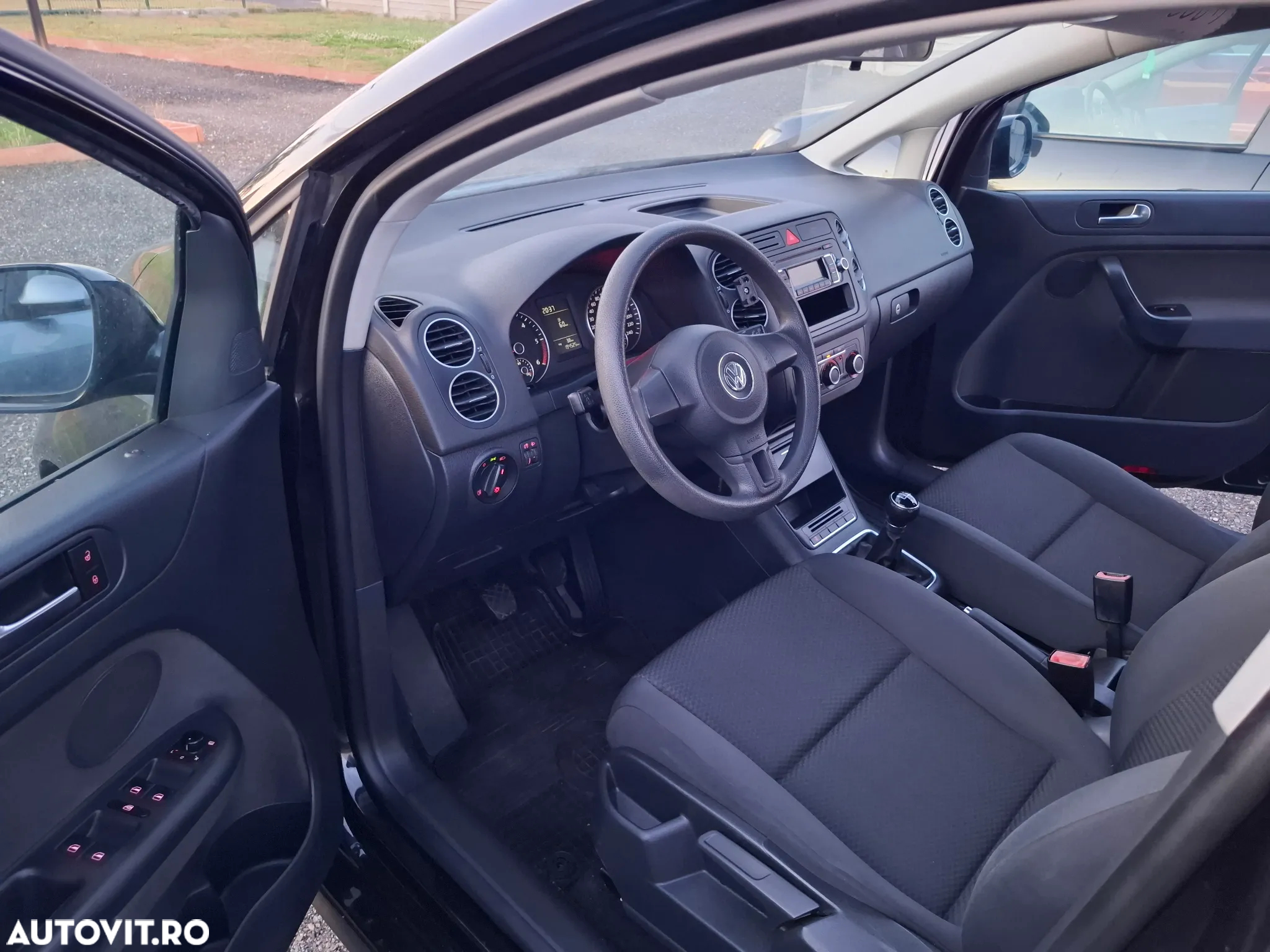 Volkswagen Golf 1.6 TDI DPF Trendline - 5