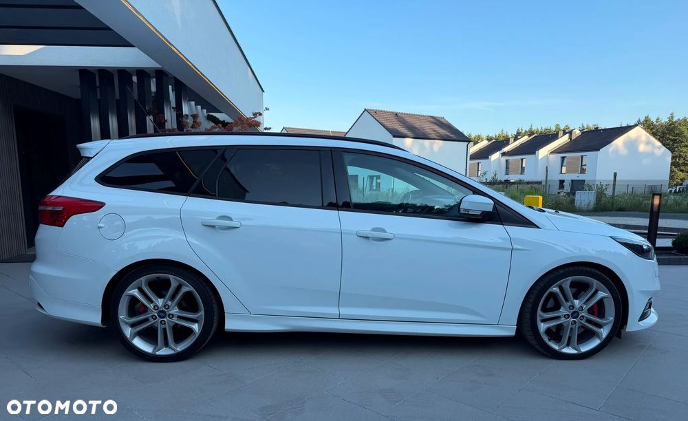 Ford Focus 2.0 EcoBoost ST mit Leder-Exclusiv-Paket - 4