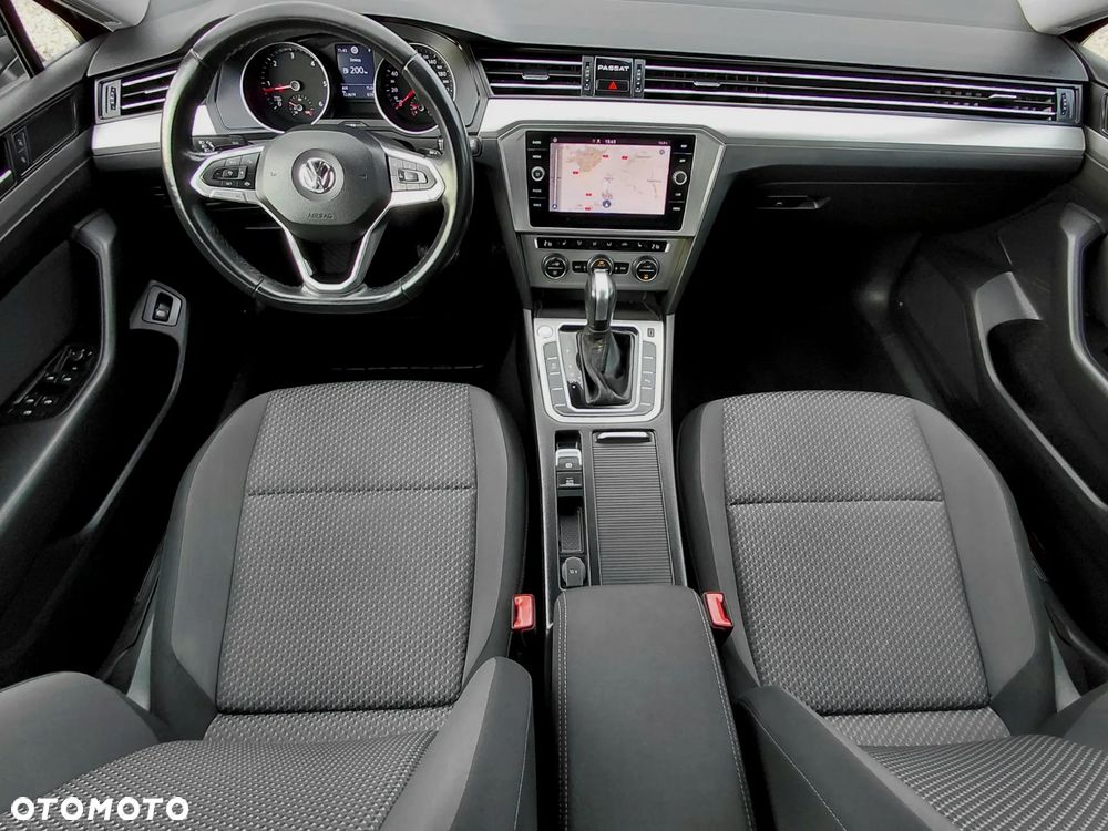Volkswagen Passat 1.6 TDI SCR DSG Comfortline - 6
