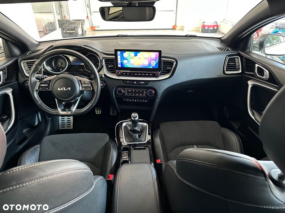Kia ProCeed - 12
