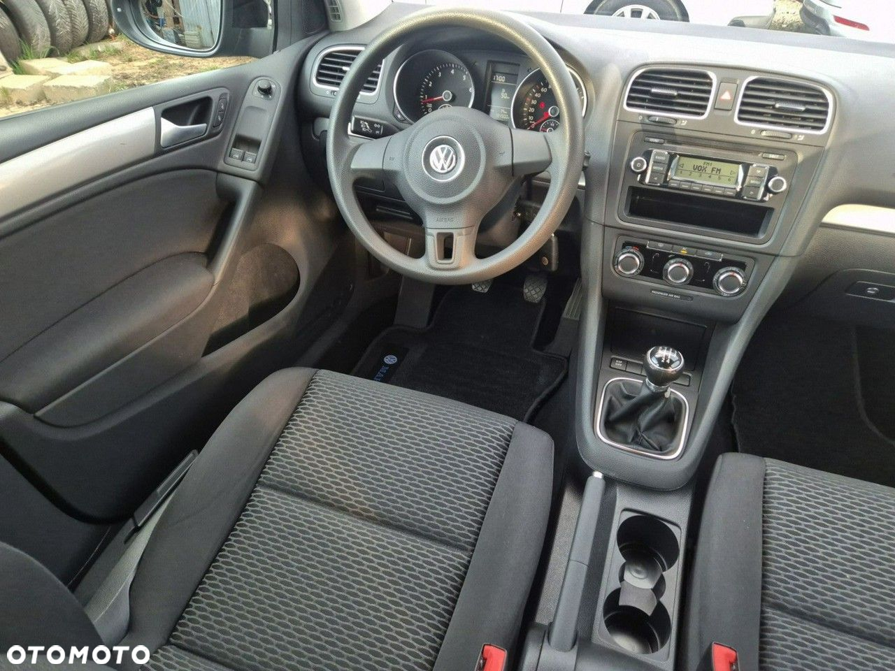 Volkswagen Golf - 24