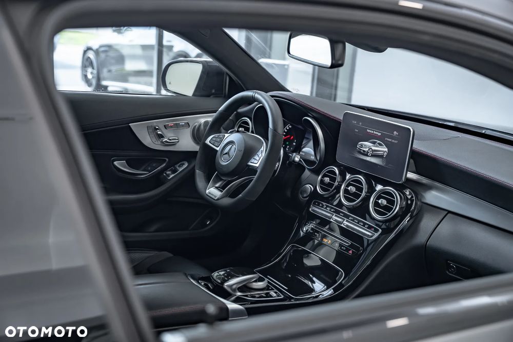 Mercedes-Benz Klasa C AMG 43 4Matic 9G-TRONIC - 36
