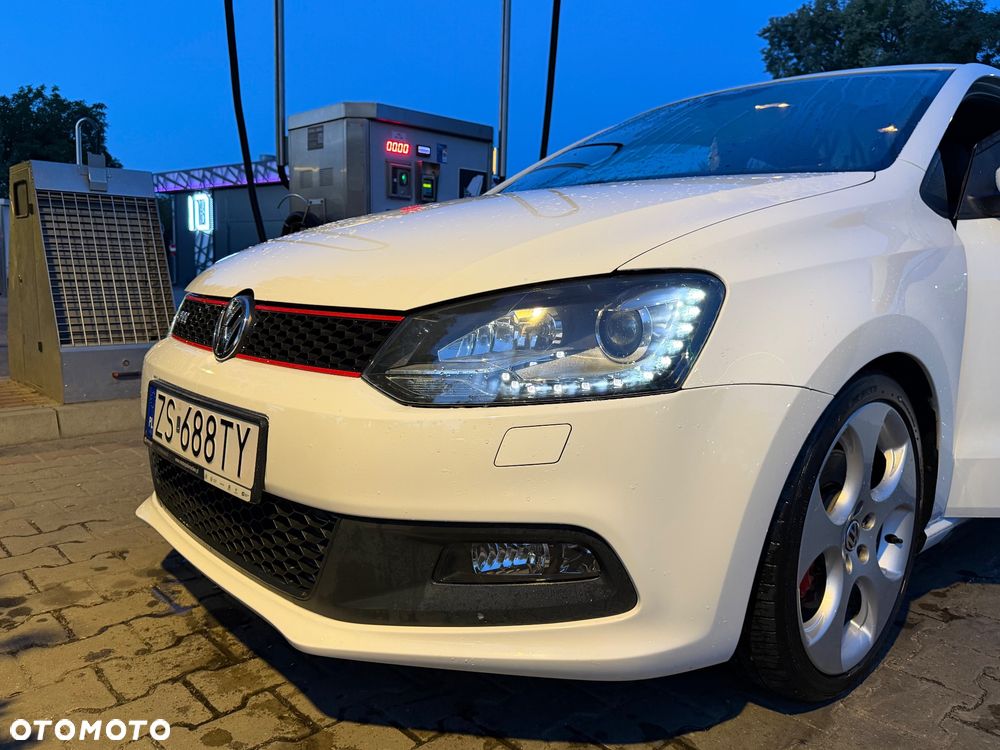 Volkswagen Polo - 10
