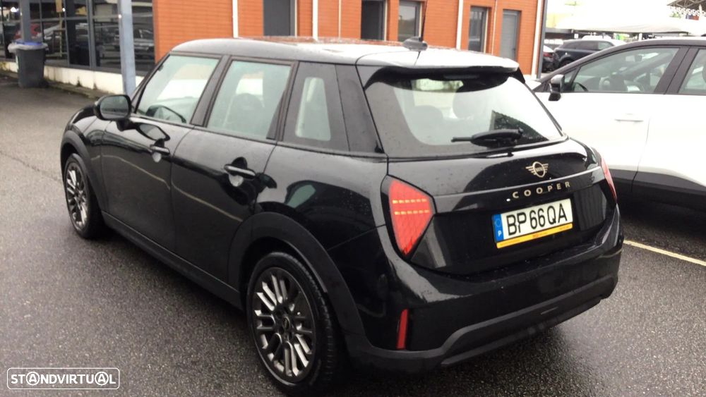 MINI 5 Portas Cooper Premium Essential Auto - 3