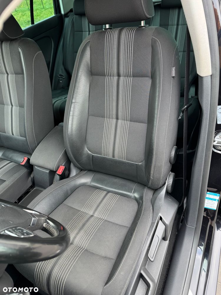 Volkswagen Golf Plus 1.6 TDI DPF MATCH - 13