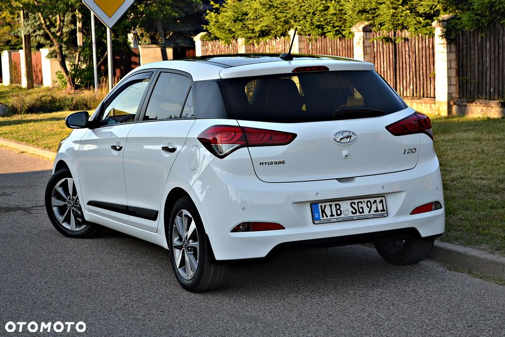Hyundai i20 1.2 YES Gold - 10