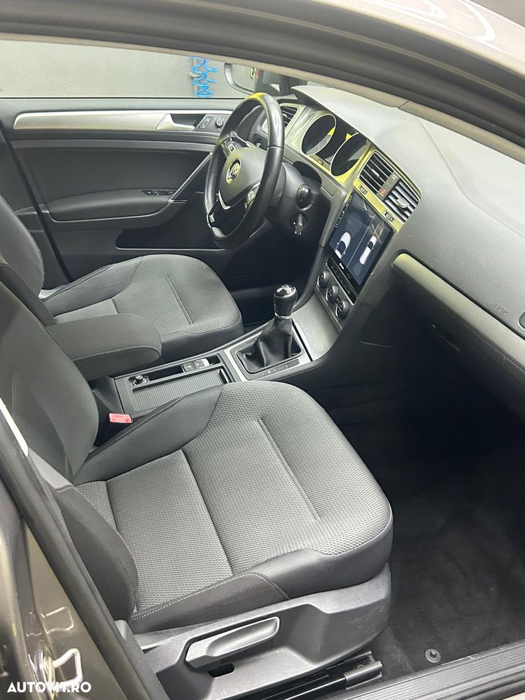 Volkswagen Golf 1.6 TDI BlueMotion Technology Comfortline - 16