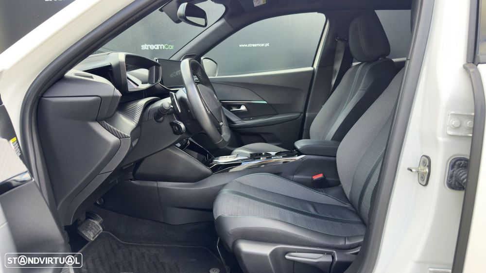Peugeot 2008 1.2 PureTech Allure Pack EAT8 - 11