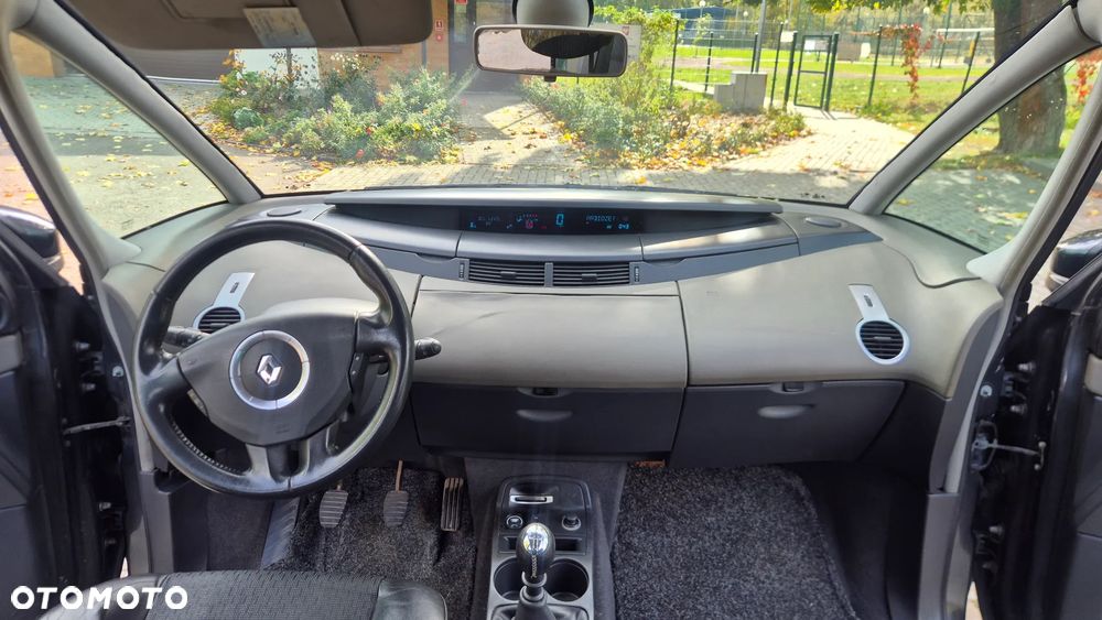 Renault Espace 2.2 dCi Expression - 9