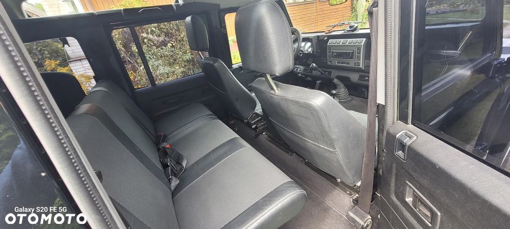 Land Rover Defender - 9