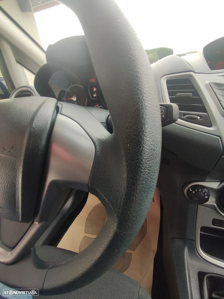 Ford Fiesta 1.25 Trend - 39