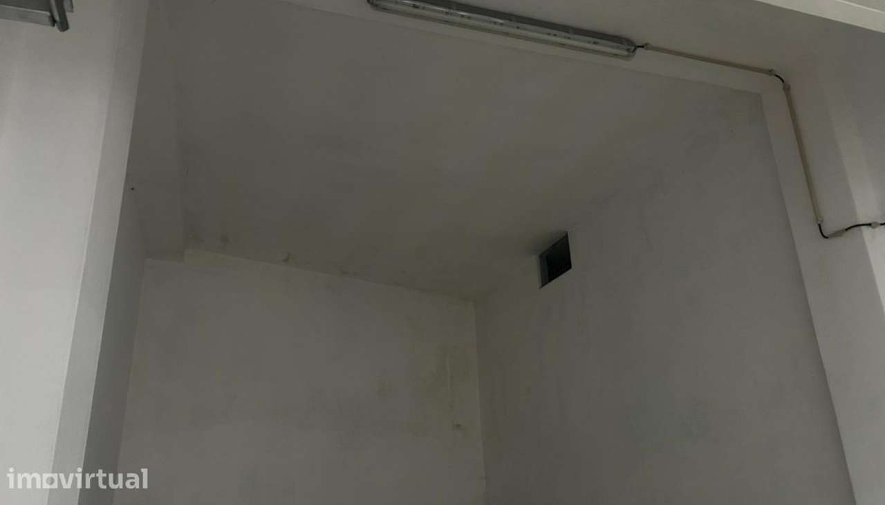 Garagem perto do centro para venda, Vila Praia de Âncora, Caminha - Grande imagem: 5/9