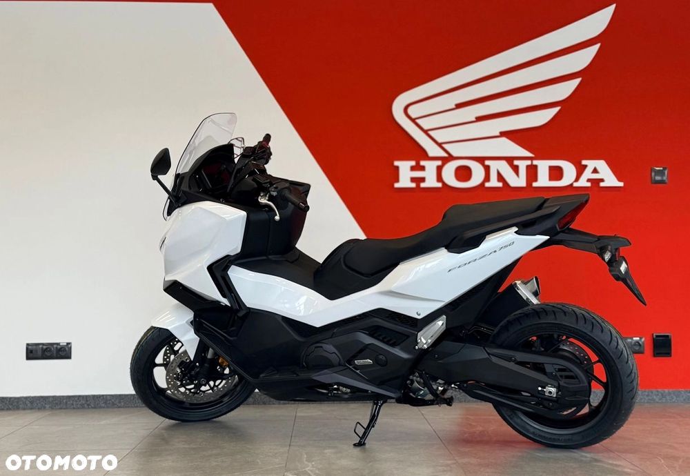 Honda NSS - 8