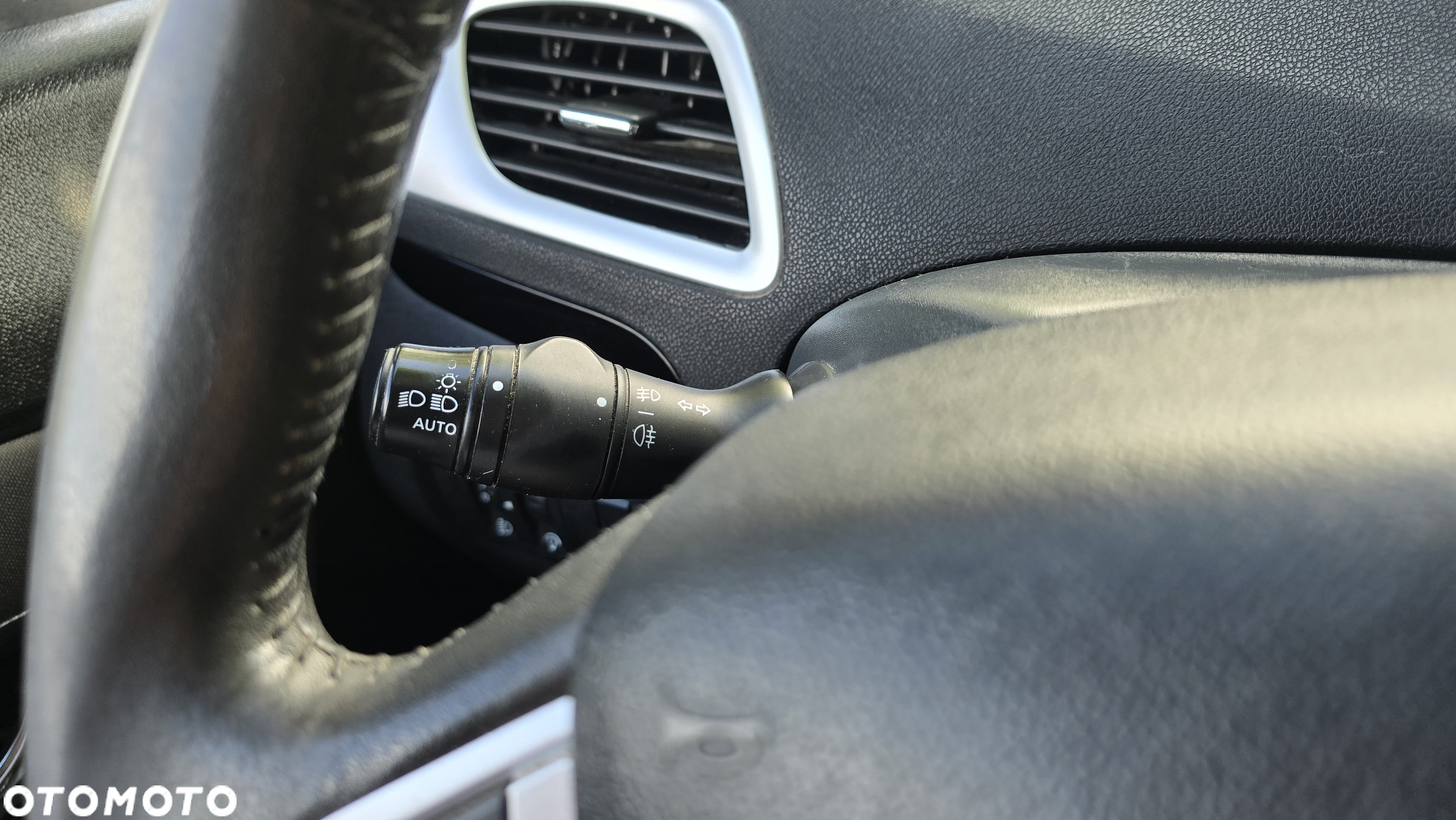 Renault Scenic ENERGY dCi 110 LIMITED - 28