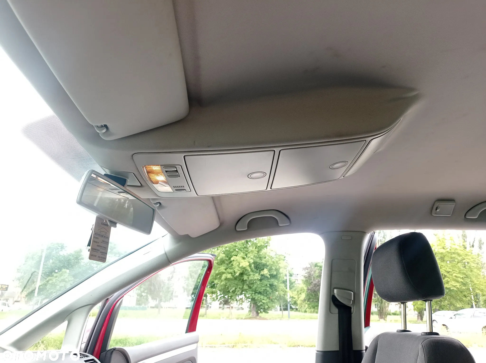 Volkswagen Touran 2.0 TDI Trendline - 26